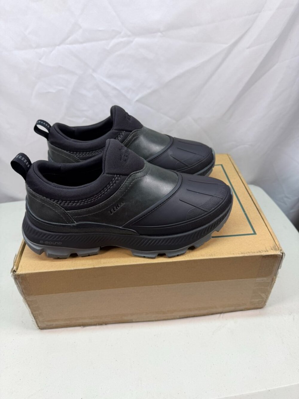 L.L.Bean Storm Chaser 6" Waterproof Slip-On Boots Women’s 9W (D) Classic Black N